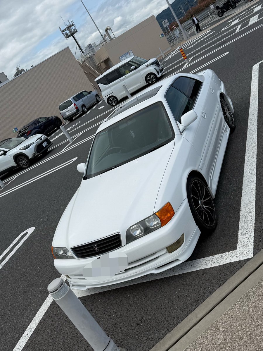 xr6n0v's tweet photo. チェイサー売ります
 ツアラーV
サンルーフ
事故歴なし
110.000km （実走行）
距離管理システムにて確認済み
車検残り1年半
購入してから30-40万かけて
リフレッシュしてます。
下回り超綺麗
東京都から
320万希望 ライトチューン
#車売ります https://t.co/RZ4cKQ0TXV
