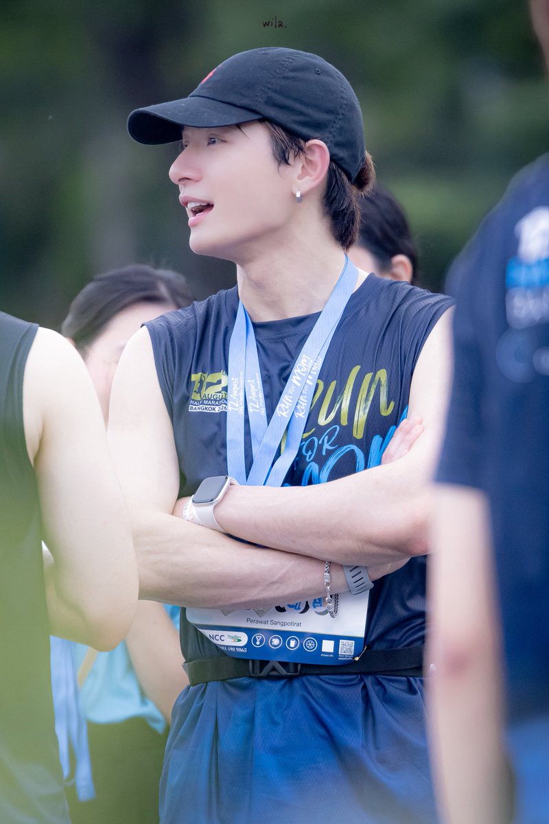 WilaGal's tweet photo. [260812]「K.P」💚 🐢

@kristtps 🤏🏻☺️

#12AugustHalfMarathon  
#RunForMom2026 

#KristPerawat #ยูยู่ของคุณพี https://t.co/DgNP2DUgMi