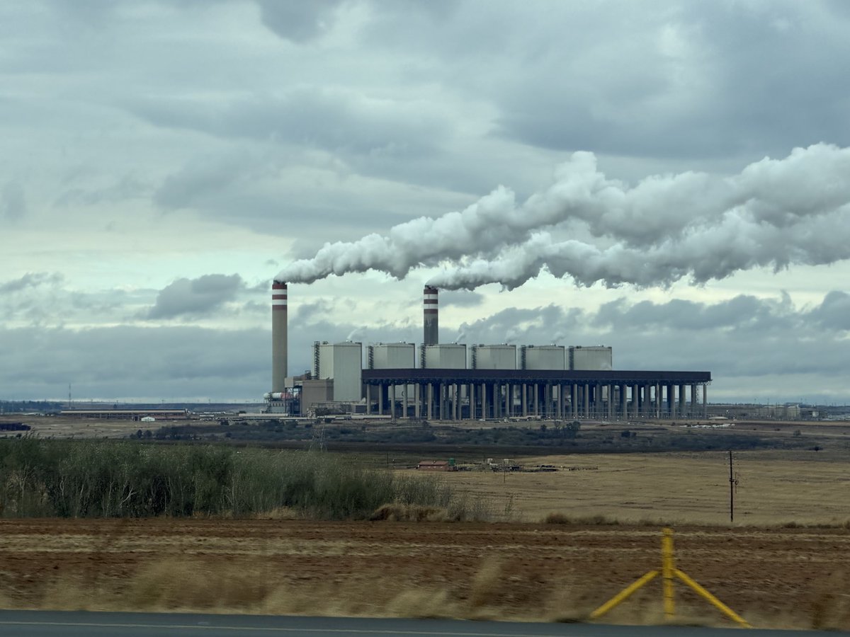 Gudeka's tweet photo. Driving on the N4 and all units at Kusile are green 😍😍👌🏾 Eskom had come a long way! https://t.co/yocJNOV65a