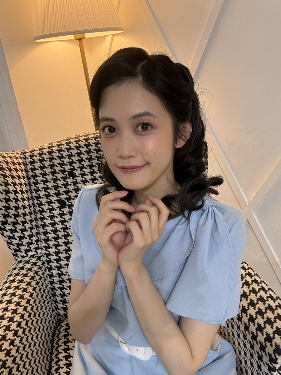 k_moeka_'s tweet photo. 本日初日を迎えます！
本当に素敵な作品で
本当に幸せな気持ちになれて
雨だってへっちゃら気分です！

みんな遊びにきてー！

#雨に唄えば https://t.co/oqYnUeEftc