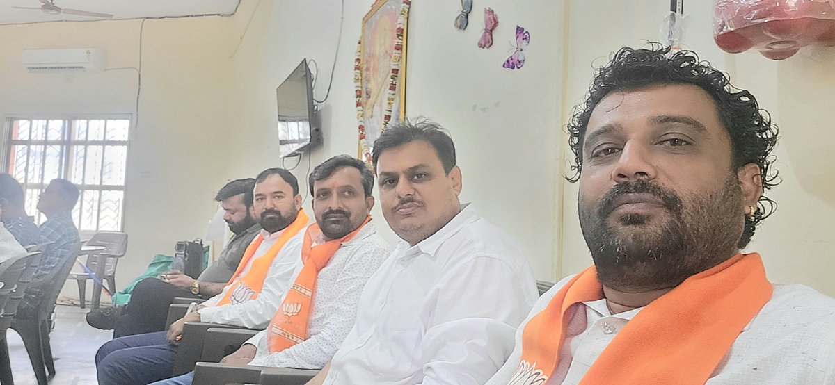 JadejaAdvocate's tweet photo. ગુજરાત પ્રદેશ ભાજપના પ્રમુખ જગદીશભાઈ વિશ્વકર્માજી ના જન્મદિવસ નિમિત્તે આદિપુર-કચ્છ હરિ આશરો ટ્રસ્ટ ખાતે બાળકો સાથે ઉજવણી કરી.@iJagdishBJP @BJP4Gujarat @BJP4Kutchh https://t.co/KMmIAyF4FA