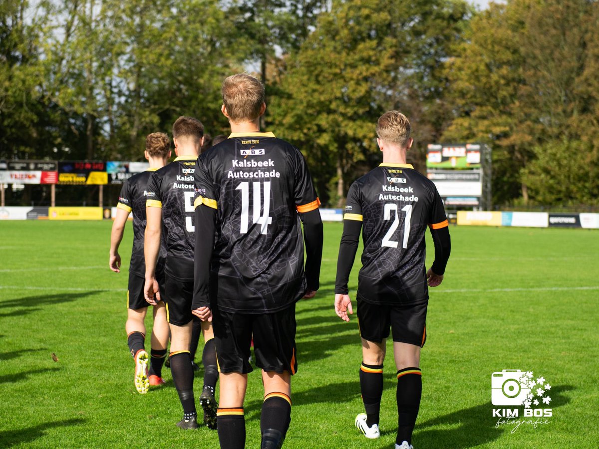 scstiens's tweet photo. SC Stiens speelde gisteravond zijn eerste oefenwedstrijd ( uit ) tegen DrachtsterBoys, uitslag 3-1 het doelpunt van SC Stiens kwam op naam van Almer Hietkamp. Komend weekend reist de selectie af naar Ameland waar geoefend gaat worden tegen GeelWit. https://t.co/M8IpZBbhV2