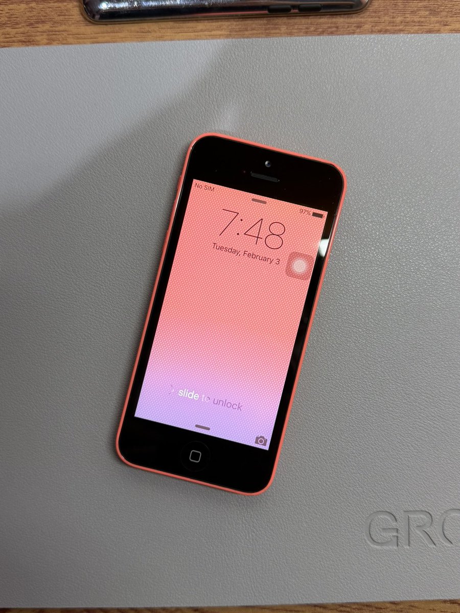 VerdeSelvans's tweet photo. iOS 9 wallpaper 😍 https://t.co/qz33I1jelc