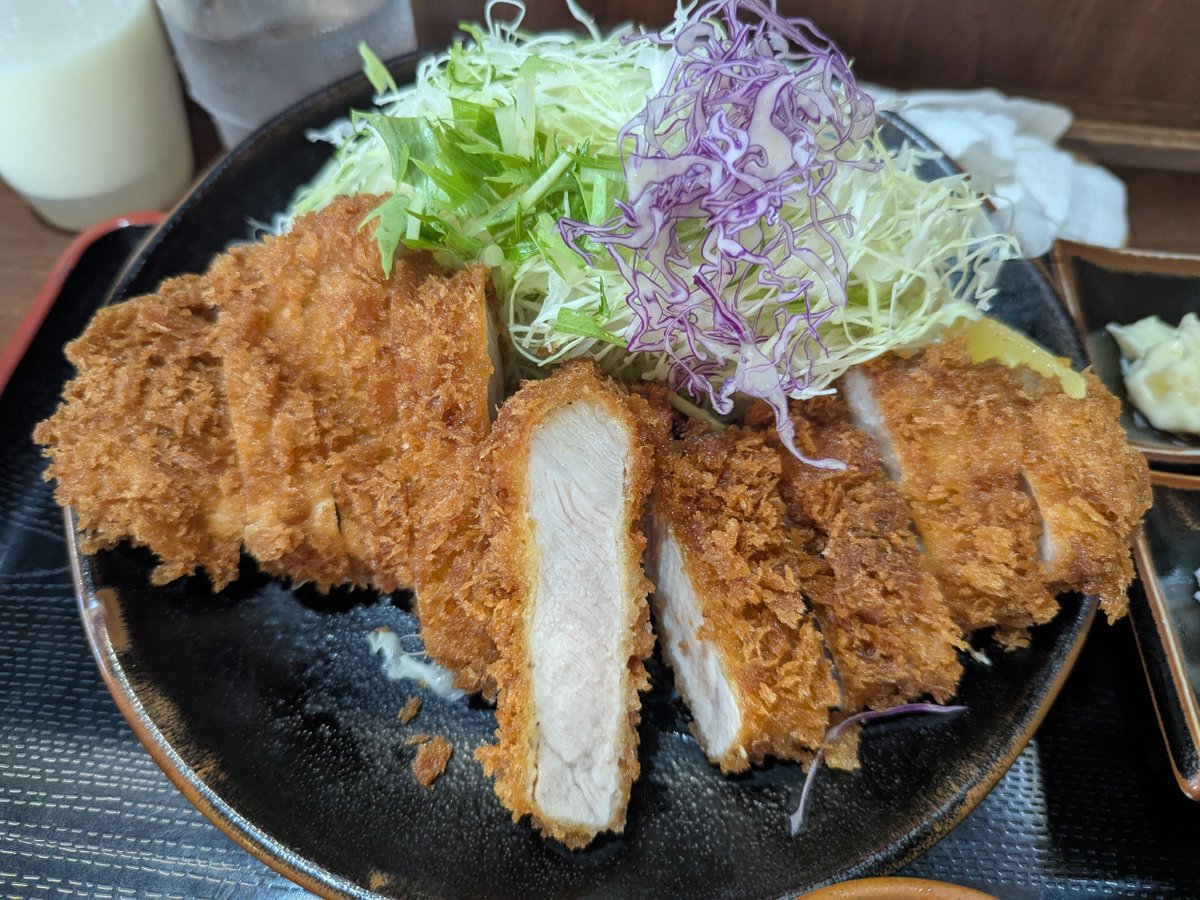 TaroinZAT's tweet photo. 今日の #とんかつ

前橋市高井町　とんかつ太郎
特製ロースかつ定食 https://t.co/nosIJakjKI