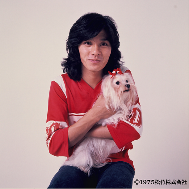 CINEMACLASSICSS's tweet photo. #西城秀樹『おれの行く道』 
DVD 10/28(水)発売！

＼当時の貴重なショットを大公開📸／

DVD発売決定を記念して、秘蔵ショットを特別にお届け✨
キュートな表情も魅力的で、さすがはトップスター🕺
西城秀樹さんのあふれる魅力がぎゅっと詰まっています🐶♡

▽詳細＆ご予約
https://t.co/BrIU8jgjWt https://t.co/bq1qYP69xW