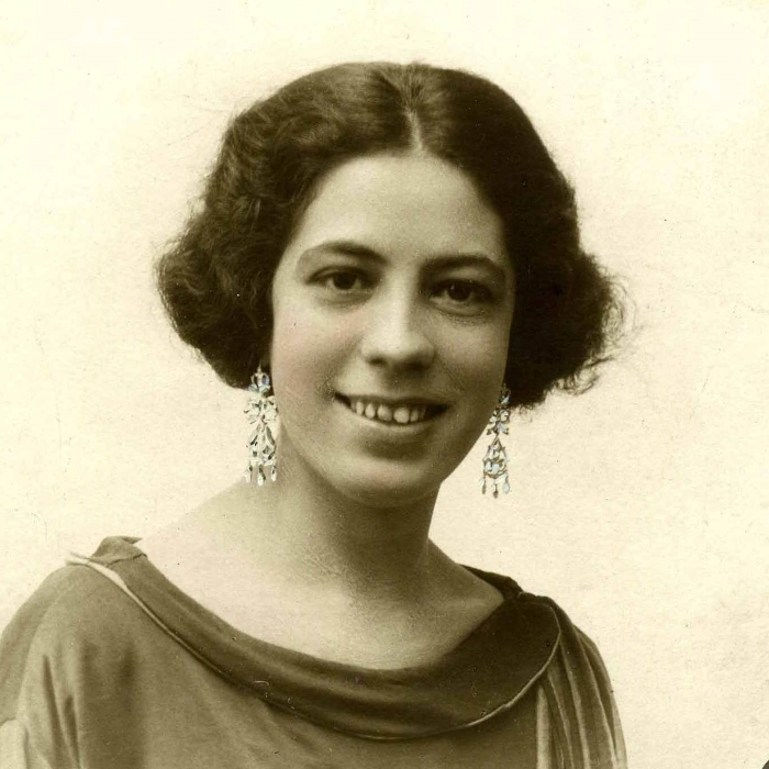 PastoraSMarina's tweet photo. 🔵 #SomosIglesia | Hoy día 12 de agosto nuestra  @Archisevilla1  celebra la Festividad Litúrgica de la Beata Victoria Díez y Bustos de Molina, Virgen y Mártir.

Nació el 11 de noviembre de 1903 en Sevilla. Era hija única de José Díez Moreno, de Cádiz escribiente y apoderado de una casa comercial de Sevilla y de Victoria Bustos de Molina, ama de casa. Desde muy joven destaca en ella su entrega a los demás y profunda manifestación de fe.

Conoce más ✝️➡️ https://t.co/iYjNr8InSi