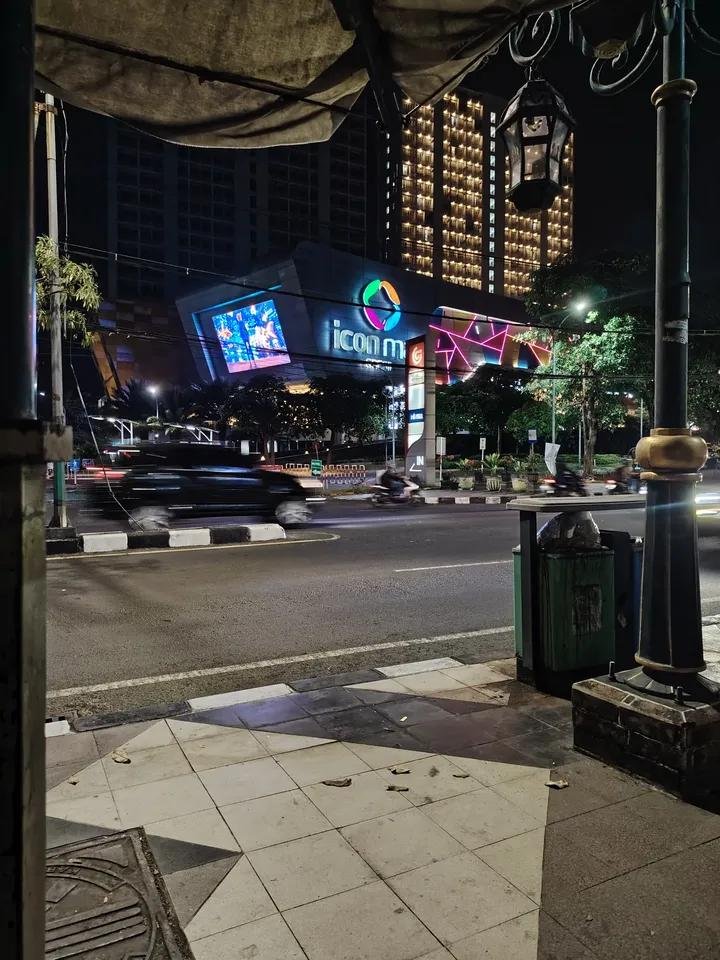 LiaAfri03881071's tweet photo. BANTU UP 🙏
Kenalin, ini Pak Slamet, asal Jombang. Beliau sehari-hari bekerja sebagai tukang pijat keliling di area Gresik.
Beliau hidup sendiri dan belum memiliki tempat tinggal tetap. Setiap hari berjalan kaki mencari pelanggan, bahkan untuk beristirahat beliau biasanya tidur di masjid atau emperan ruko. 🥺
Biasanya beliau berada di sekitar depan RSUD Ibnu Sina atau depan Icon Mall.
Kalau ada teman-teman yang membutuhkan jasa pijat, mungkin bisa mencoba jasa Pak Slamet sekaligus membantu beliau mendapatkan rezeki. Semoga semakin banyak yang tahu dan rezeki beliau dilancarkan. 🤲