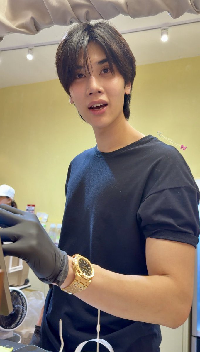 iimsohyped's tweet photo. เจอคนขายขนมหน้าแบบนี้ มีหมื่นหมดหมื่น มีแสนหมดแสน แต่ป้ามีมาแค่ 20 ป้าให้ดังหมดเลยน้า 🤧 https://t.co/k4hzwziBvK