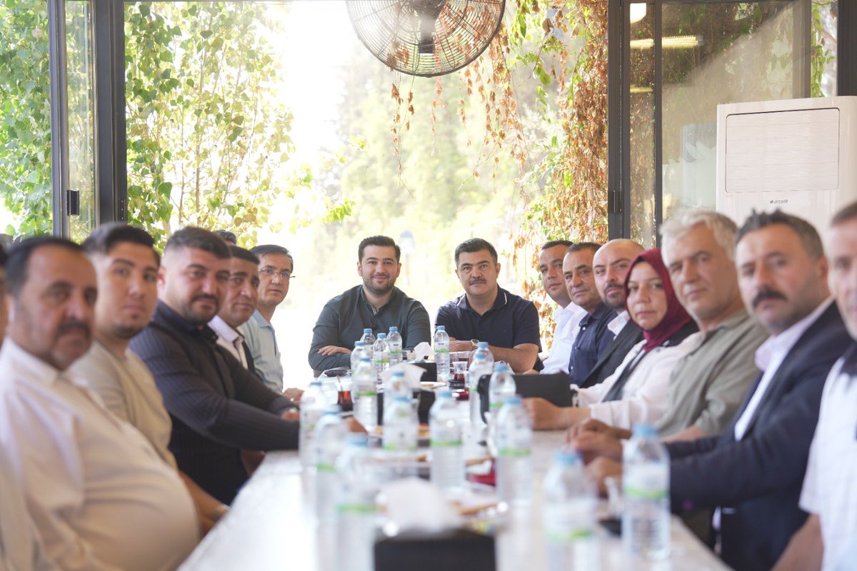 mesutbozatli's tweet photo. 📍 Yamaçtepe Mahallesi

Şahinbey teşkilatımızla birlikte Yamaçtepe Mahallemizdeyiz.

İlçe Başkanımız Mehmet Tiryaki, İl Yürütme ve Yönetim Kurulu üyelerimiz, İlçe Yürütme ve Yönetim Kurulu üyelerimiz, Kadın Kollarımız ve Gençlik Kollarımızla birlikte Yamaçtepe mahallemizde hemşehrilerimizle bir araya geldik.

Mahallemizin ihtiyaçlarını yerinde dinliyor, çalışmalarımızı sahada sürdürüyoruz. 🤝