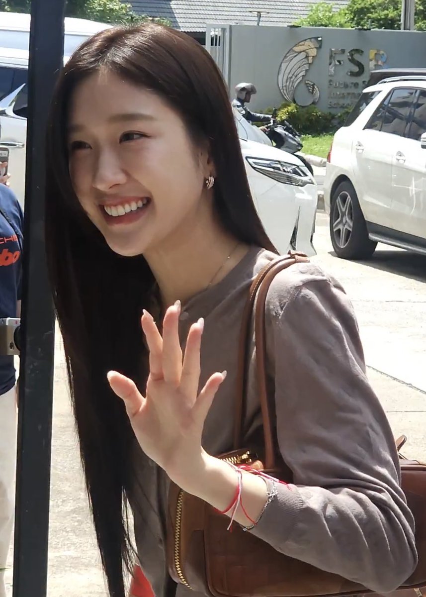 CLARA__FA's tweet photo. beautiful smile 🎀 
#AtomPariya https://t.co/QTLiwqv7nD