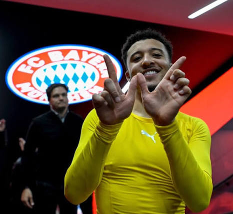 BvbIssa's tweet photo. Day 14 of asking @BVB to sign @Sanchooo10 as a free agent ๐ค๐
โ
Heโs a free agent
โ
He knows the club
๐He loves the Yellow Wall
Stop overcomplicating it and bring our boy home! โณ
#BVB #Sancho #BorussiaDortmund #TransferNews #EchteLiebe #FreeSancho #Heimweh #bundesliga https://t.co/D3lBiBRxg4