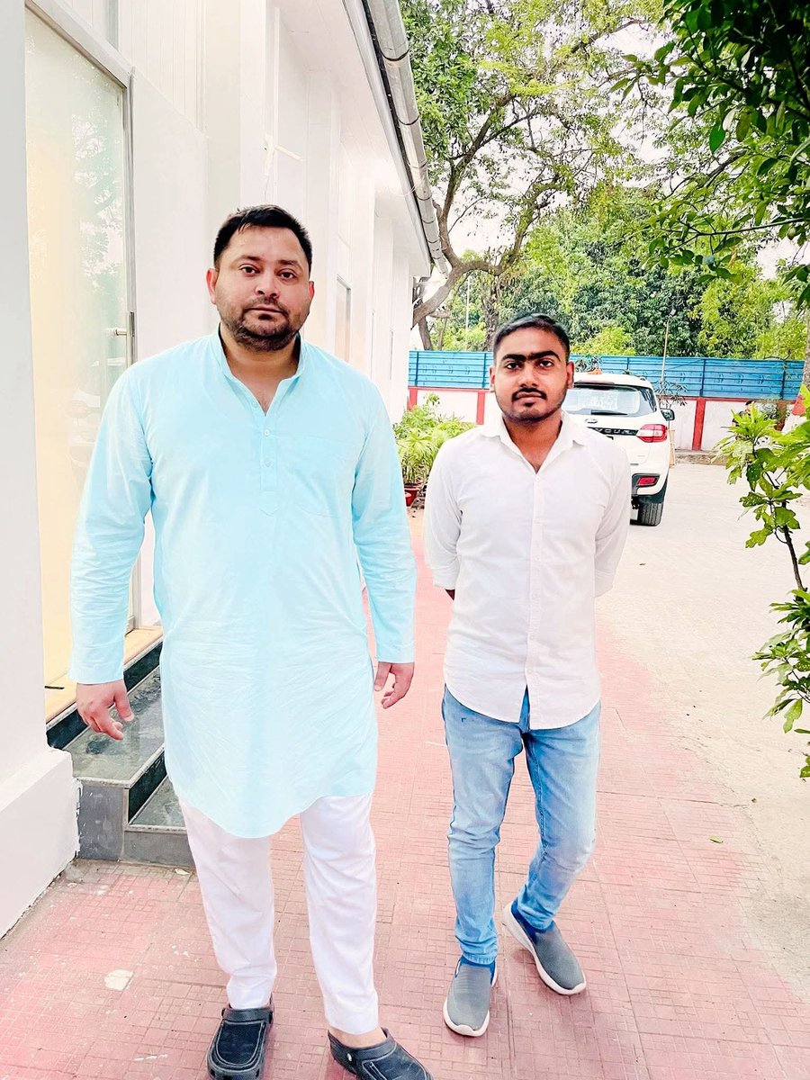 Pankajydv92's tweet photo. जन्मदिन की हार्दिक मुबारकबाद देव बाबु. 🥳 💚
@KrDivashankar https://t.co/1Tu8AB2R5F