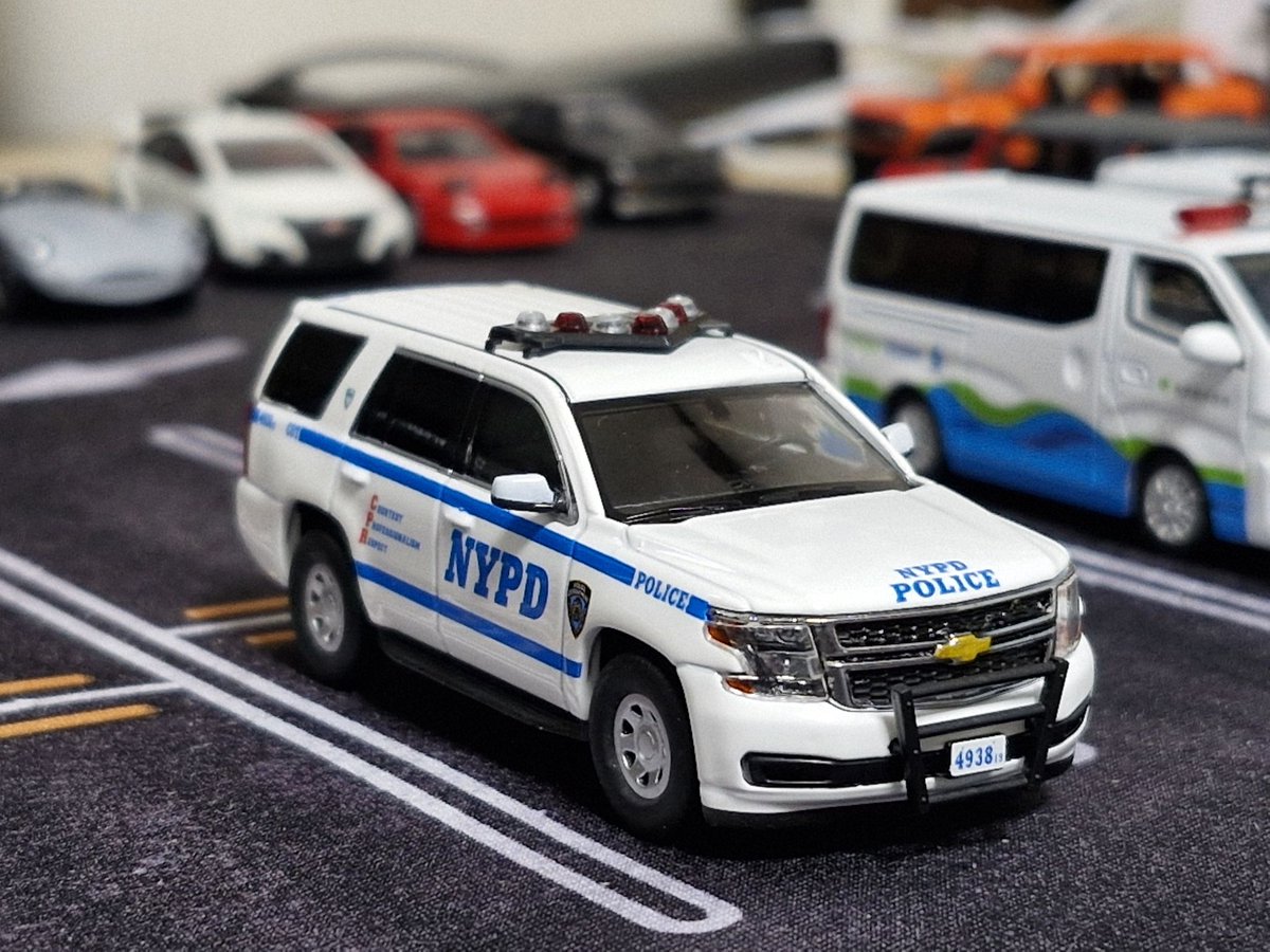Ookura_YukinoV1's tweet photo. 596 Model 2016年式シボレー・タホ・NYPDパトカー🚓
リバリーもかっこよく、クオリティとディテールがとても良いですね✨✨
#596model
#Chevrolet
#NYPD https://t.co/2y7f8JXVLJ