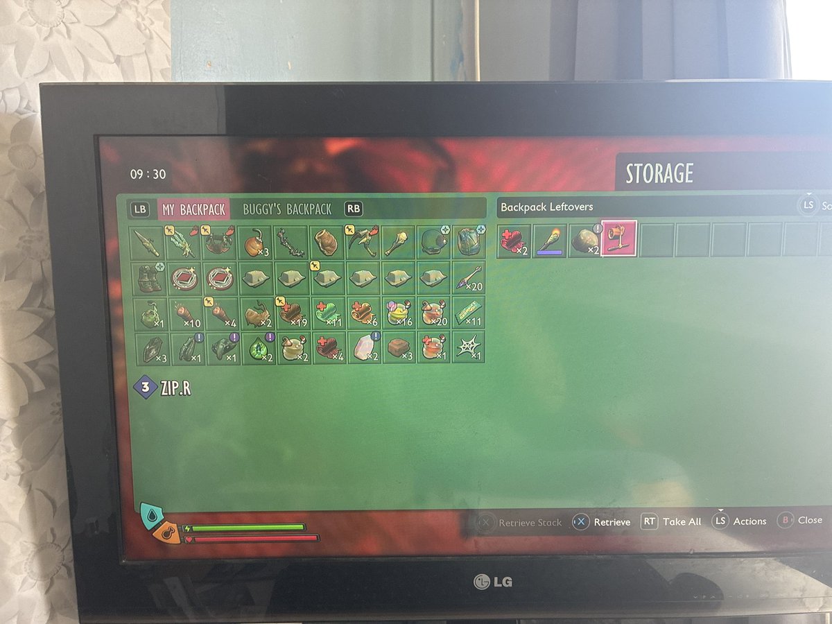 MadisonLee0311's tweet photo. #Grounded2 not sure if anyone’s found it yet but, I found the ZIP.R @Obsidian @GroundedTheGame https://t.co/uxRp5PiHEO