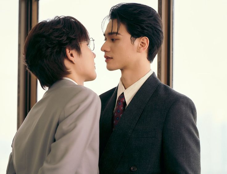 wlw4chuu's tweet photo. give me their on screen romance NOW !!!!!! https://t.co/SWfaQfybjT