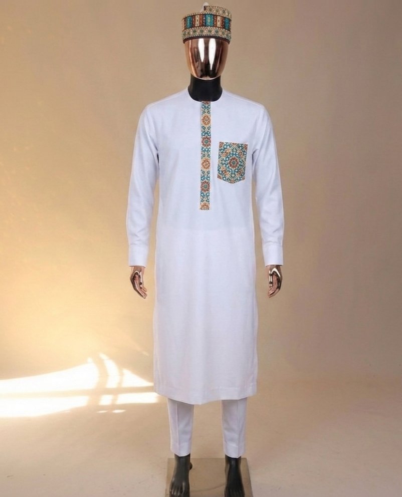 Olori_Packaging's tweet photo. Native wear isn't just about what you wear — it's about how you present yourself. 🇳🇬

There’s something about a well-styled Nigerian native outfit that makes a man look instantly more polished, confident, and presentable.

NigerianMen #AfricanStyle #NativeStyle #fashion #tailor https://t.co/KYHEAx8YxP