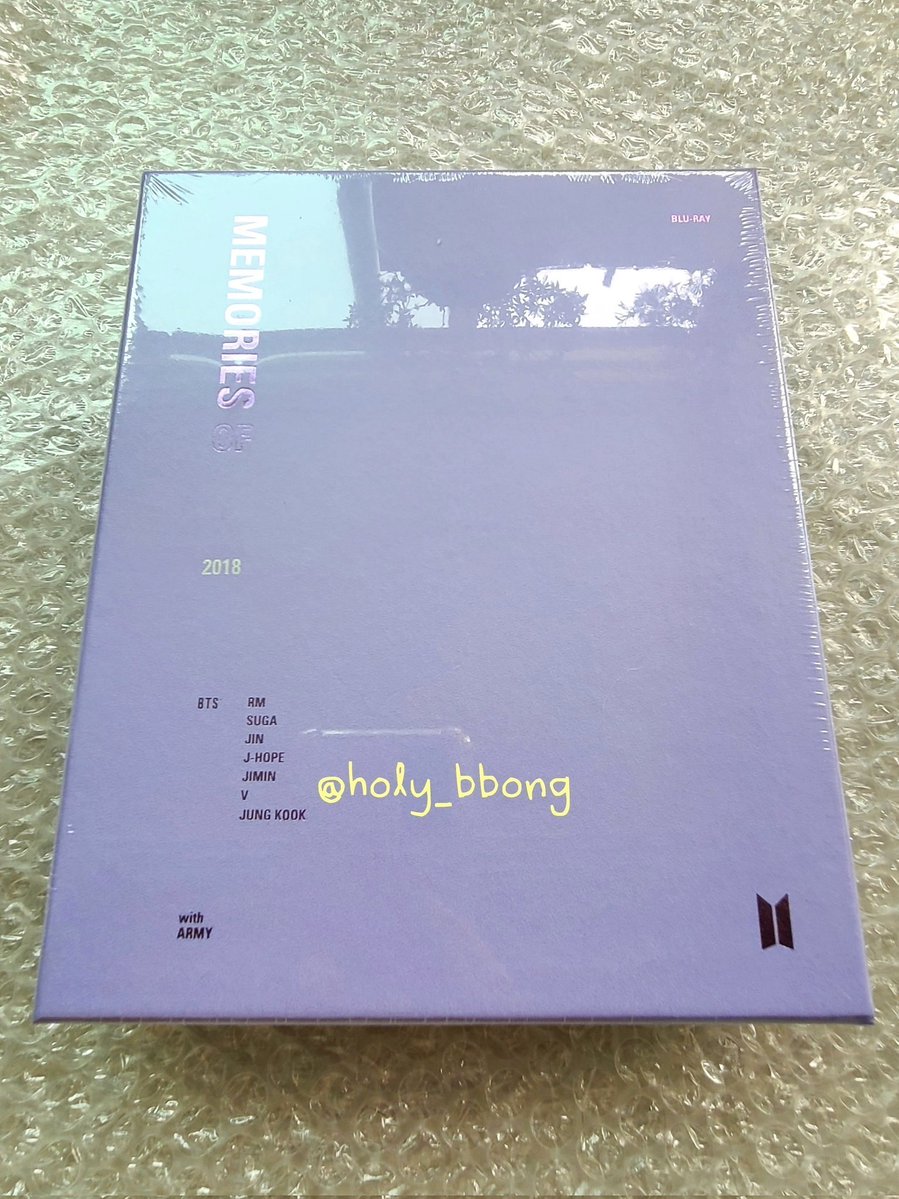 holy_bbong's tweet photo. (미개봉) 2018 메모리즈 DVD : 150,000원
        
(미개봉) 2018 Blu-ray : 260,000원 

BTS 18 Memories 
방탄소년단 디비디 딥디 블루레이 블레
:Unopened Sealed 새상품 https://t.co/IegWc2iIl6