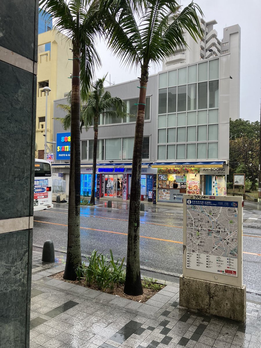 pants_dqx's tweet photo. 今日の沖縄は☔️😭 https://t.co/7z9nGzvjRh
