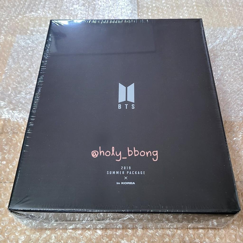 holy_bbong's tweet photo. (미개봉) 2018 썸머패키지 : 140,000원 

(미개봉) 2019 썸머패키지 : 140,000원 

방탄소년단 18 29 썸패 디비디 
BTS Summer Package DVD 
:Unopened Sealed 새상품 https://t.co/XLeP93NQoo