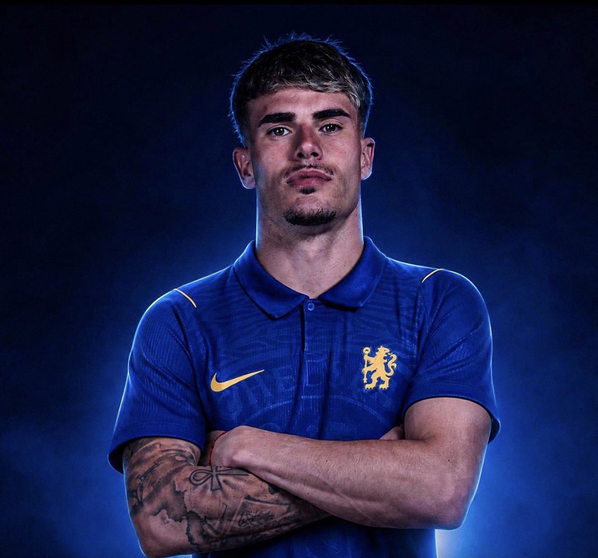 Prochorus10's tweet photo. Official:Chelsea have signed Pep Chavarria from Rayo Vallecano contract Until June 2031. Welcome to the best Club in London https://t.co/BL82udQOWH