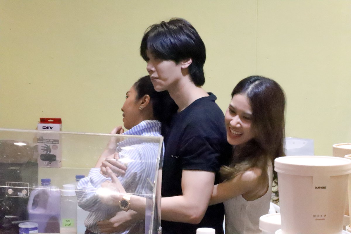 gcxn_'s tweet photo. วันแม่กอดแม่ 🩵

@navoribkk #NAVORIBKK #NAVORI
@dunknatachai @dniepb #dunknatachai https://t.co/C78jHNmT26