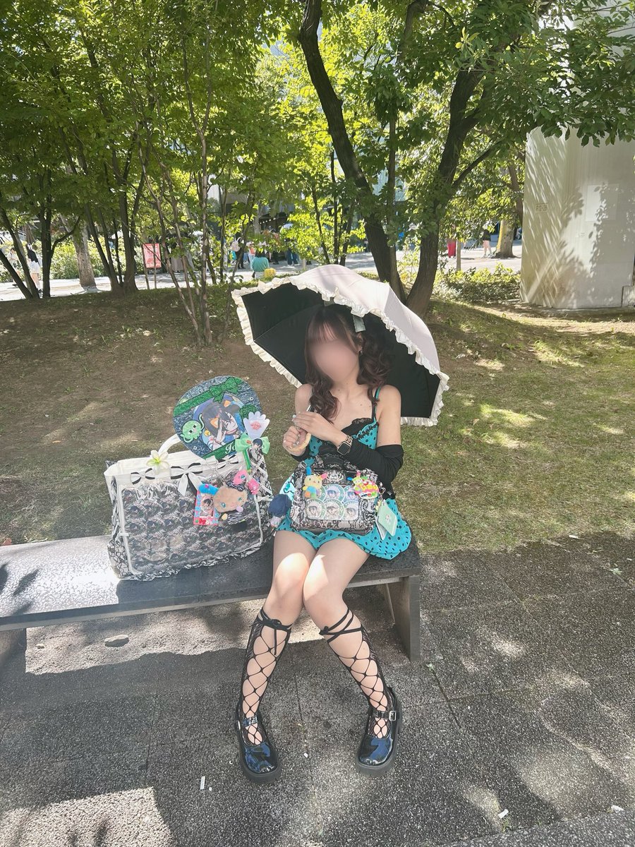 iop_wanwan's tweet photo. ツアーお疲れ様でした！
すっっっごく幸せだった〜💚💚

いおりも、ふぉろわーさんもだーいすき😻⭐️

お話ししてくれたり、イラスト描いてきてくれたり、グッズ譲ってくれたりほんとうにうれしかったーT_T

うちわ骨が折れながら(?)がんばったよー⁽​ˆˆ⁾ᵎᵎᵎ

一緒にやってくれた2人に感謝🙇🏼‍♀️💛💜 https://t.co/Gu7uUQvLzS