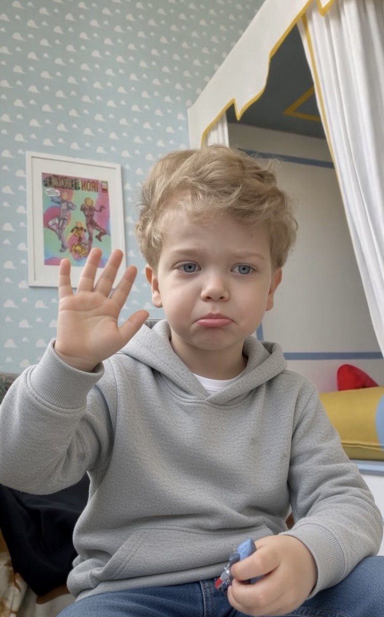 MuskBeyondd's tweet photo. Even when he’s a little sad… he still waves hello 🥺❤️
Who else’s heart melts the second their little one does this?
Drop a 👋 if your kid does the same 🥹 https://t.co/cuc1GeqTdf
