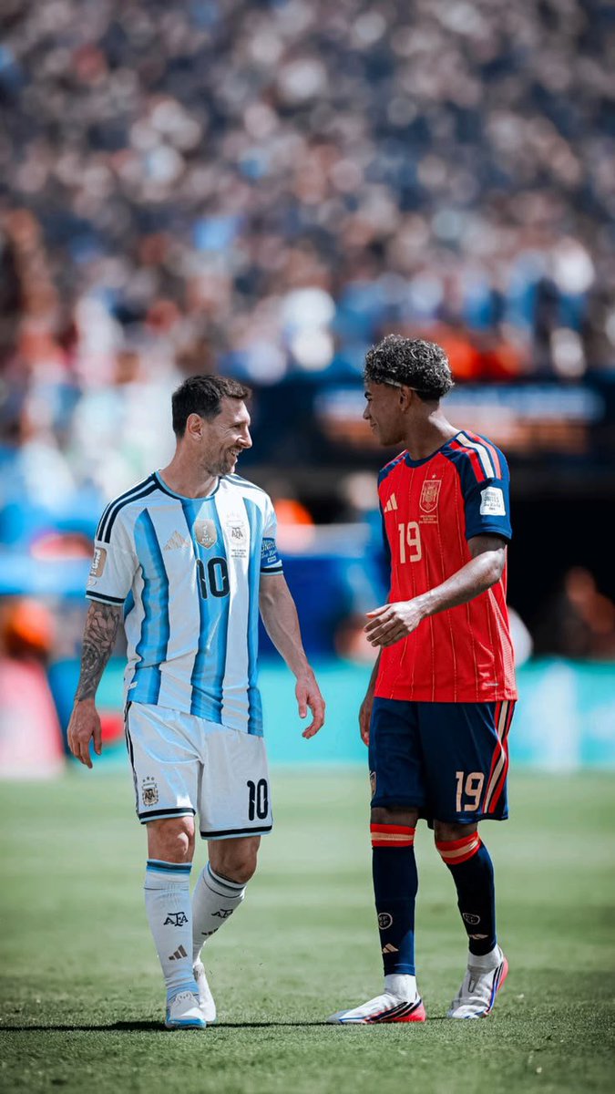 itz_Dreyy's tweet photo. Barcelona legend Carles Puyol has sparked fury across Catalonia after claiming Lamine Yamal is the only player on the planet with a realistic shot at matching Lionel Messi’s heights then immediately warning that the teenager’s lifestyle is already putting that destiny at risk. Speaking in a private conversation, the former Barça captain said: 

“Yamal has the talent, the personality, the left foot, he can do what Leo did. No one else. But look at how he’s living. The parties, the attention, the circle around him. It’s starting to smell like Neymar. Talent alone never saved Neymar from himself. If this kid doesn’t change, he’ll be another what-if instead of the greatest.”

Is Carles Puyol overreacting or is Yamal going to end up like Neymar?