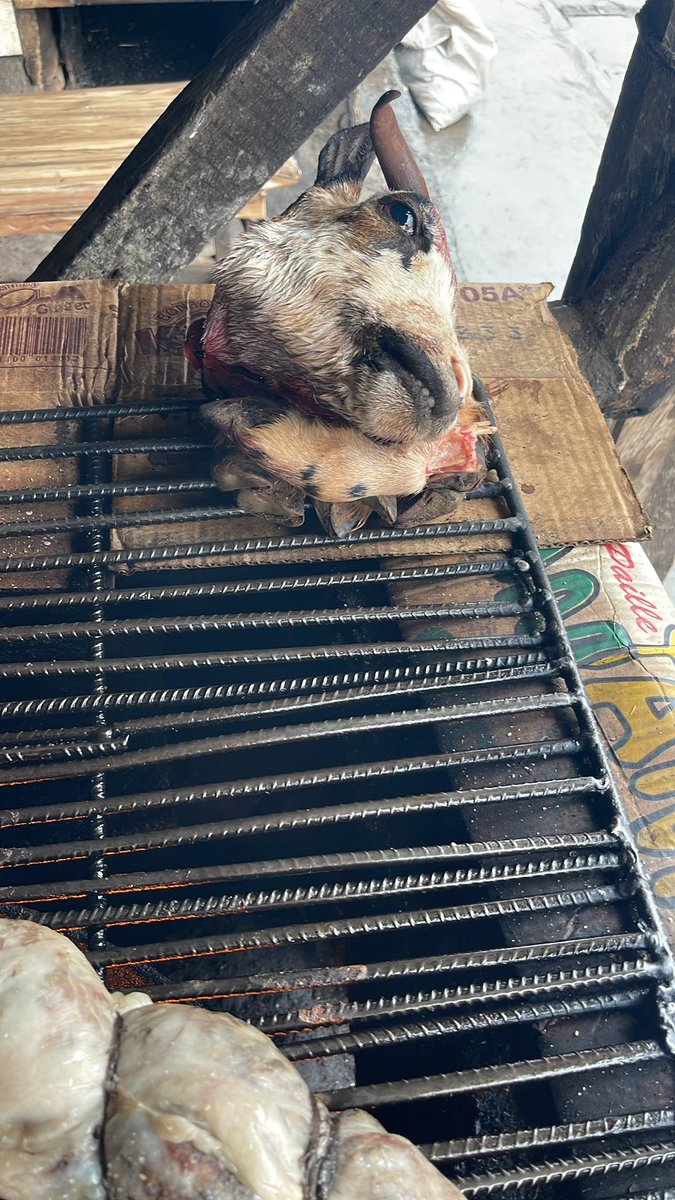 TagnyT's tweet photo. Chèvre 🐐 braisée 
Ntaba https://t.co/K7DGgeqTQy