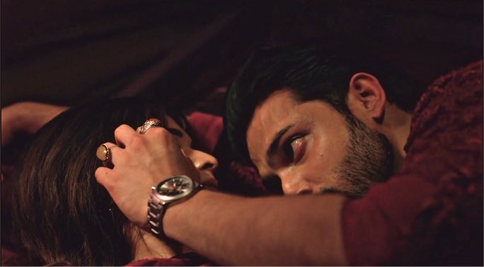 mannatkichabi's tweet photo. they’re SO damn intense i genuinely can’t think straight. the whole scene had me GAGGED because the tension was actually INSANE. i was feeling every fucking second of it (🧵)
#seherhonekohai https://t.co/UdwiRM3azN