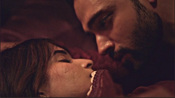 mannatkichabi's tweet photo. and THAT is what makes the chemistry feel so real to me. they just let the two of them exist in that moment and somehow it becomes insanely intense. wow. genuinely. i have no words. https://t.co/K6Sntk69GB