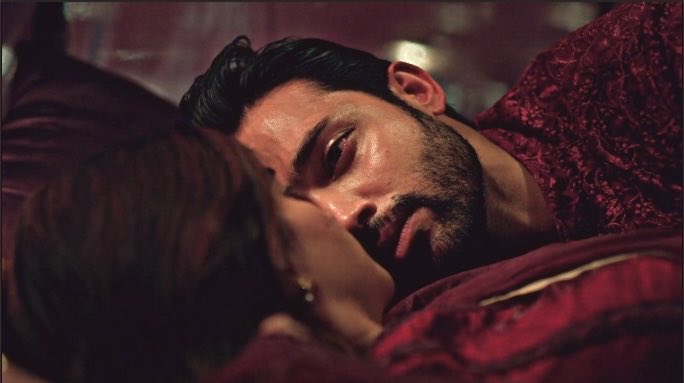 mannatkichabi's tweet photo. and THAT is what makes the chemistry feel so real to me. they just let the two of them exist in that moment and somehow it becomes insanely intense. wow. genuinely. i have no words. https://t.co/K6Sntk69GB