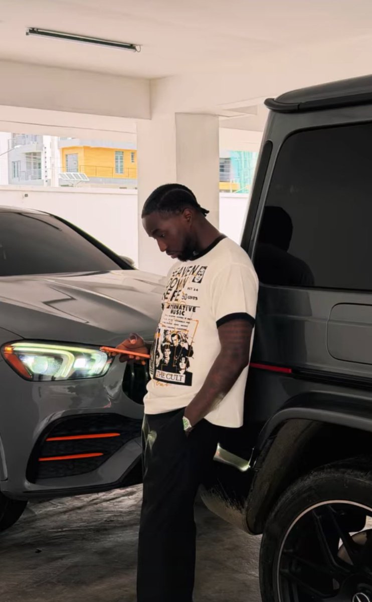 WilliamsForexx's tweet photo. Dax is 21 year old with 2 GLE and 2 G- wagon!

Habby is 19 year old with multiple exotic cars!

Sabigal is 20 years old with 3 GLEs and 1 Lexus! 

Kelvin Talent is 23 year old with 1 GLE,2 Hilux adventure and multiple houses across the world!

Williams is turning 22 on 22nd of this month with zero $ and Zero investments!

Shame on you Williams!