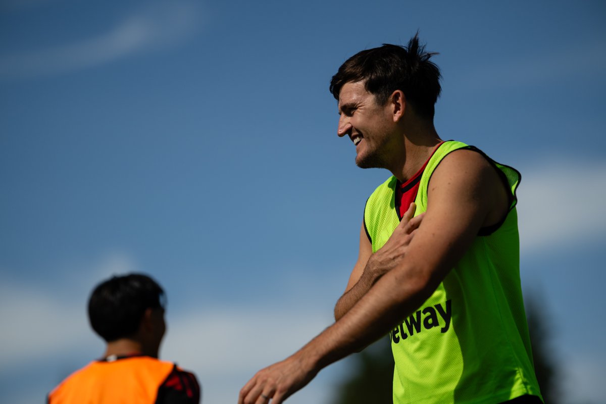 ManUtd's tweet photo. Feeling good ahead of matchday 😄👍 https://t.co/GevcDiyOH6