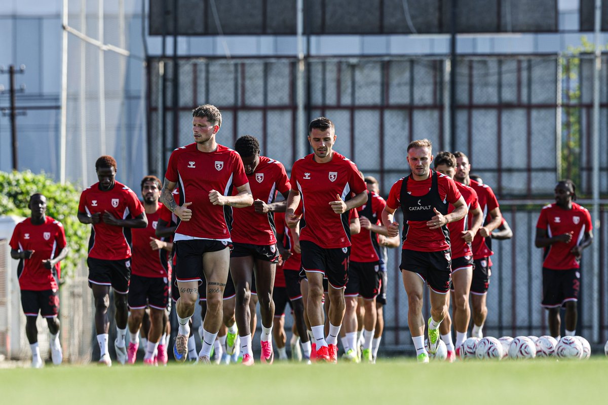 yirmiocakorg's tweet photo. Samsunspor'umuz Süper Lig'in 1. haftasında evinde ağırlayacağı Göztepe maçının hazırlıklarına bugün yapacağı antrenman ile başlayacak.
#Samsunspor #KingoftheNorth https://t.co/sGe64tzJWb