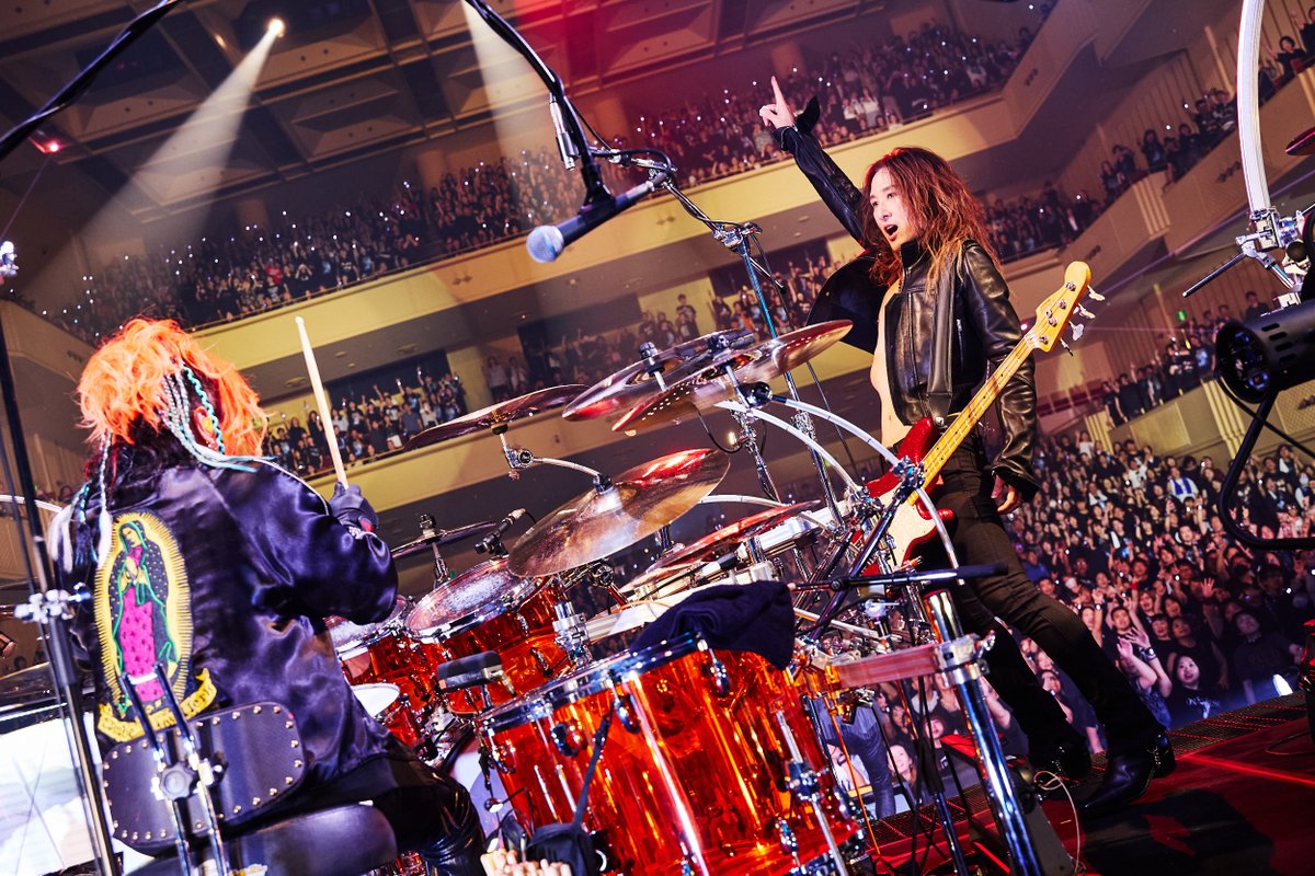 barks_news's tweet photo. 【ライヴレポート】LUNA SEA、ツアー＜UNENDING JOURNEY -FOREVER-＞折り返し地点の千葉公演「終わらない旅を永遠にしていきましょう！」

https://t.co/DXYvnzSr7o
#LUNASEA https://t.co/WU6uYlD5aG