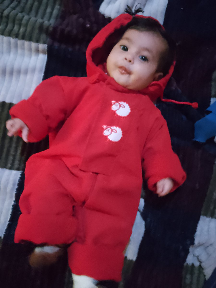 AlmeidaaCaro's tweet photo. Hoy cumplís 5 meseMi motivo para sonreír cada día son 5 meses de verte crecer,de escuchar tus risitas ...gracias por iluminar  mi vida con tu inocencia y por enseñarme lo que es el amor verdadero.te amo con todo mi corazón mi princesita 🎀🌸 https://t.co/V1ZAfICSiO