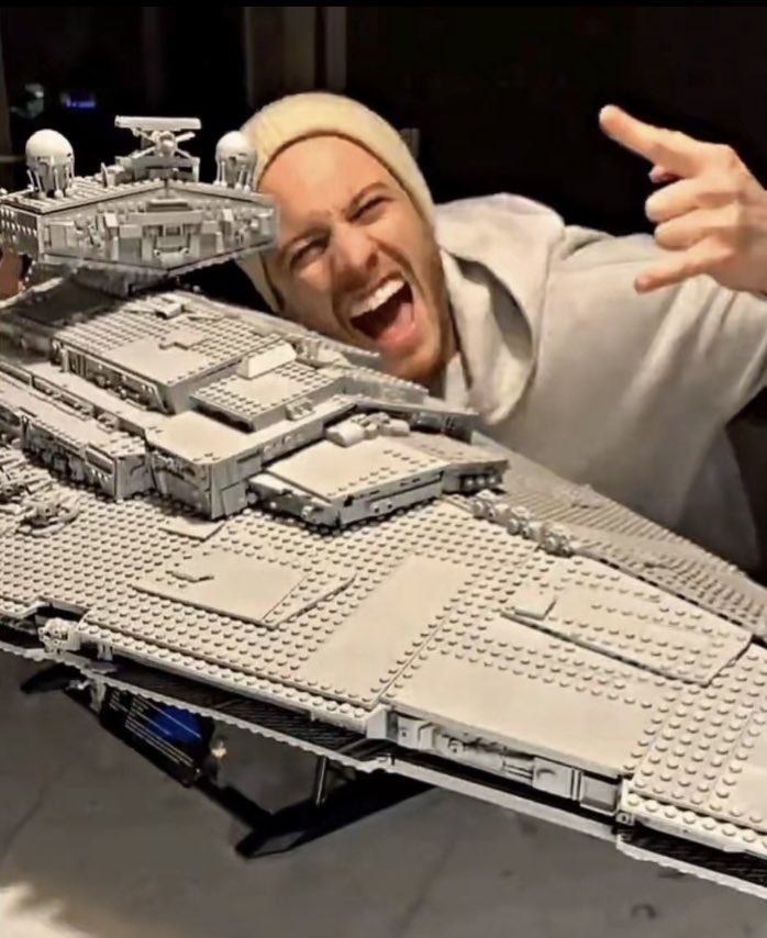 MarinaSaley's tweet photo. Kerem Bürsin & his love for LEGO 🧩

Watching Kerem build LEGO is a pure pleasure. So much patience, complete focus on the process, and pure joy at the end. 🧸❤️
For some, LEGO is just a toy, but for Kerem Bürsin, it’s a real passion and a way to completely reset. A genuine, lively hobby that suits him so well! 😍✨
#KeremBürsin