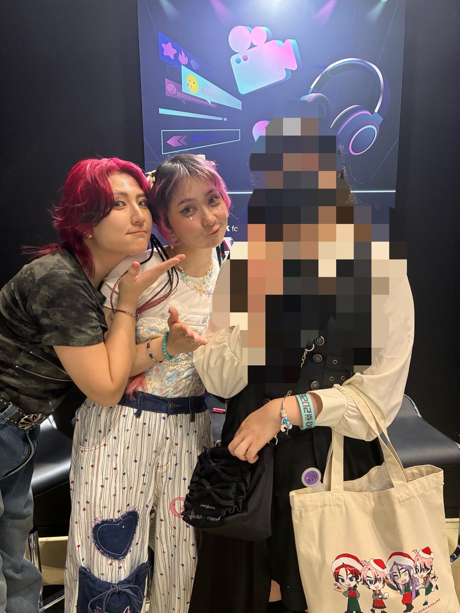 asuto_221's tweet photo. ほんの少ししか居られなかったけどハムズとお話出来て、秋くまにも会えて幸せでした🥰

 #GG祭2026 @tthokori @karasumaruq9 https://t.co/b7SMq9v2Zb