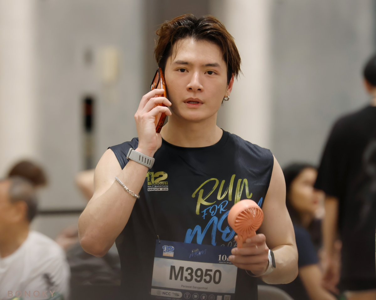 bonoky's tweet photo. พี่คริสคนเท่ vs น้องเร้กคนน่ารัก

#12AugustHalfMarathon 
#RunForMom2026
#KristPerawat
12 Aug'26 https://t.co/jW5szd7Kez