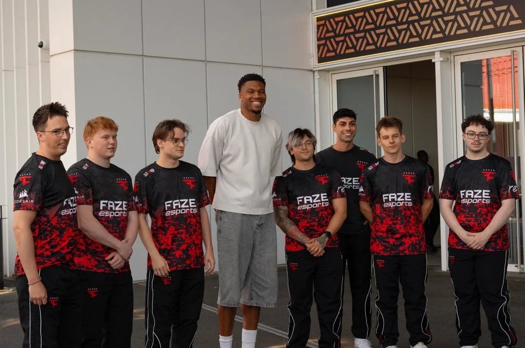 CSGORoll's tweet photo. The whole FaZe team got heightmogged Giannis Antetokounmpo at EWC yesterday https://t.co/X0rDusFBe0