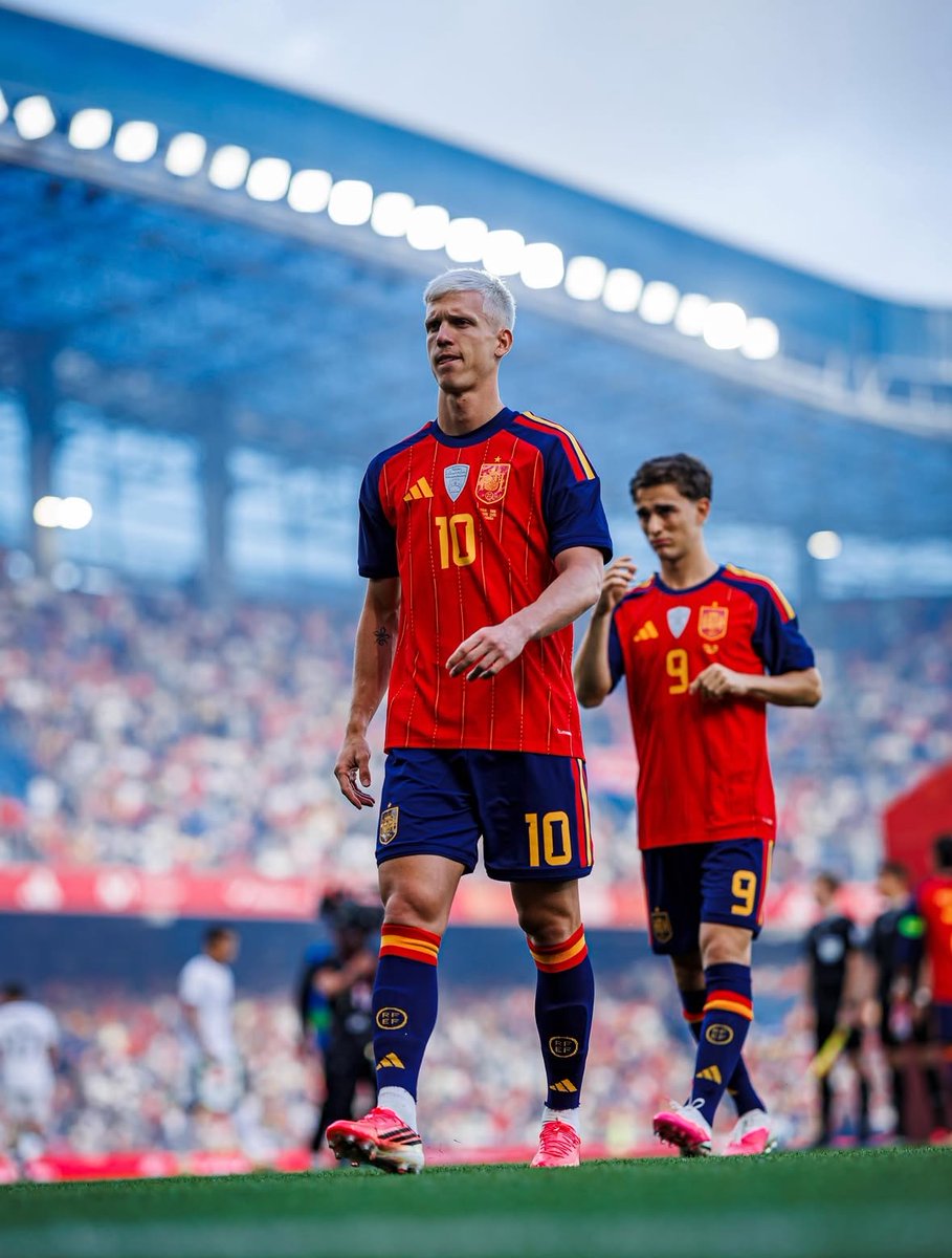 GoalVersee's tweet photo. 🚨 REMINDER: Dani Olmo has now gone 9 months without picking up an injury. This is the first time he is doing such in his career. 

We don’t appreciate Hansi Flick enough. https://t.co/Iot3XLc3dl