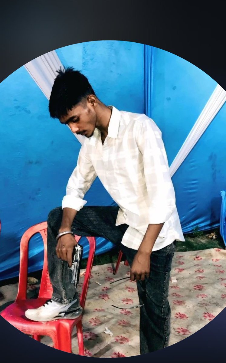 Sambhal222's tweet photo. मुरादाबाद जिला पाकबडा थाना क्षेत्र के ग���ंव बागडपुर की मंधाइयां का निवासी है Jatin jatav नामक युवक ने इंस्टाग्राम ID Jatin_malik_302 पर अवैध तमंचे के साथ युवक ने फोटो लगा रखा है
@Uppolice 
@moradabadpolice @DMMoradabad  महोदय सज्ञान में लेकर उचित कार्यवाही करने की कृपा करें https://t.co/coCorSqKeo