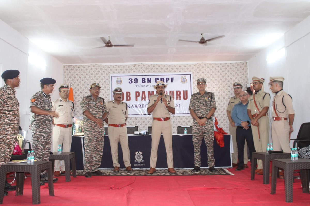39BNCRPF's tweet photo. #39BN 
10-08-26
# Shri C.V. Anand, IPS, DGP Telangana visited FOB Pamunuru/Tadapala @ KG Hills a/w ADG, SZ, CRPF
# Inspected Road construction work 
# Maiden hoisting of Tricolour @TG/CG border
# Social Outreach programme 
# Tree Plantation drive
@CRPFsector @CRPFindia
 @39BNCRPF https://t.co/4d1tqpLFWV