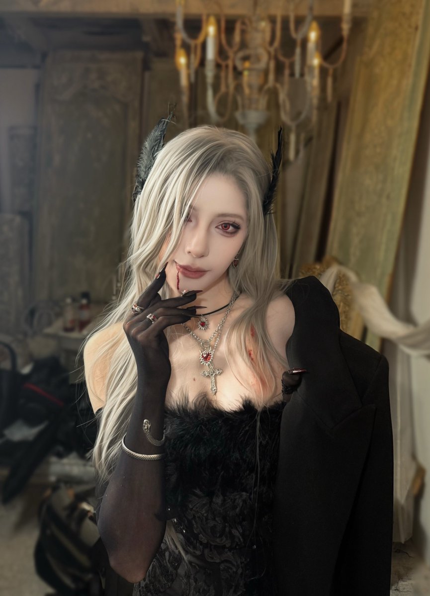 tmmt_san's tweet photo. ヴァンパイアの🦇🩸

←お兄さん♂とお姉さん♀→ https://t.co/cOLCuW1MDf