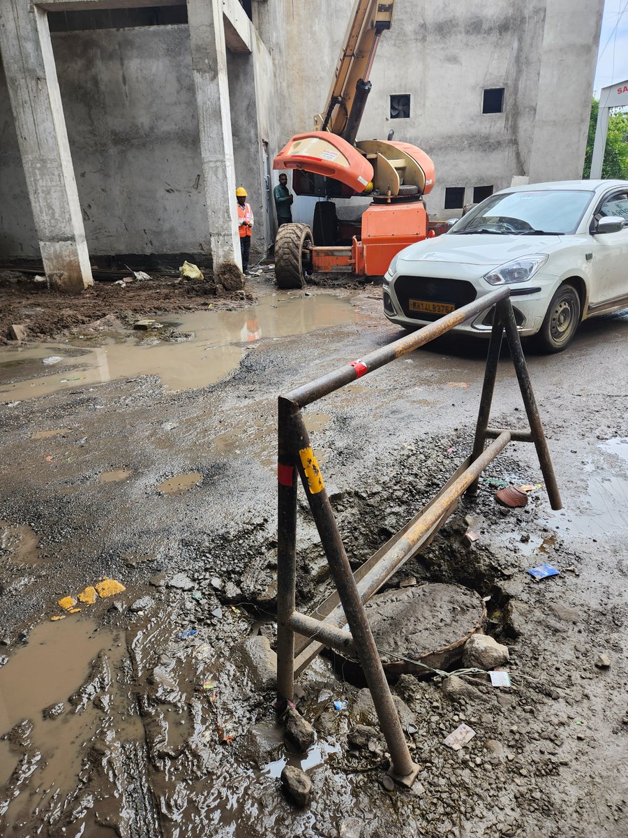 rbnerlikar's tweet photo. @metrorailpune @PMCPune at BanerOpp Sahyadri Farms and Balewadi phata proposed metro station. Are we waiting for casualty? https://t.co/Jc4FhbfvuR