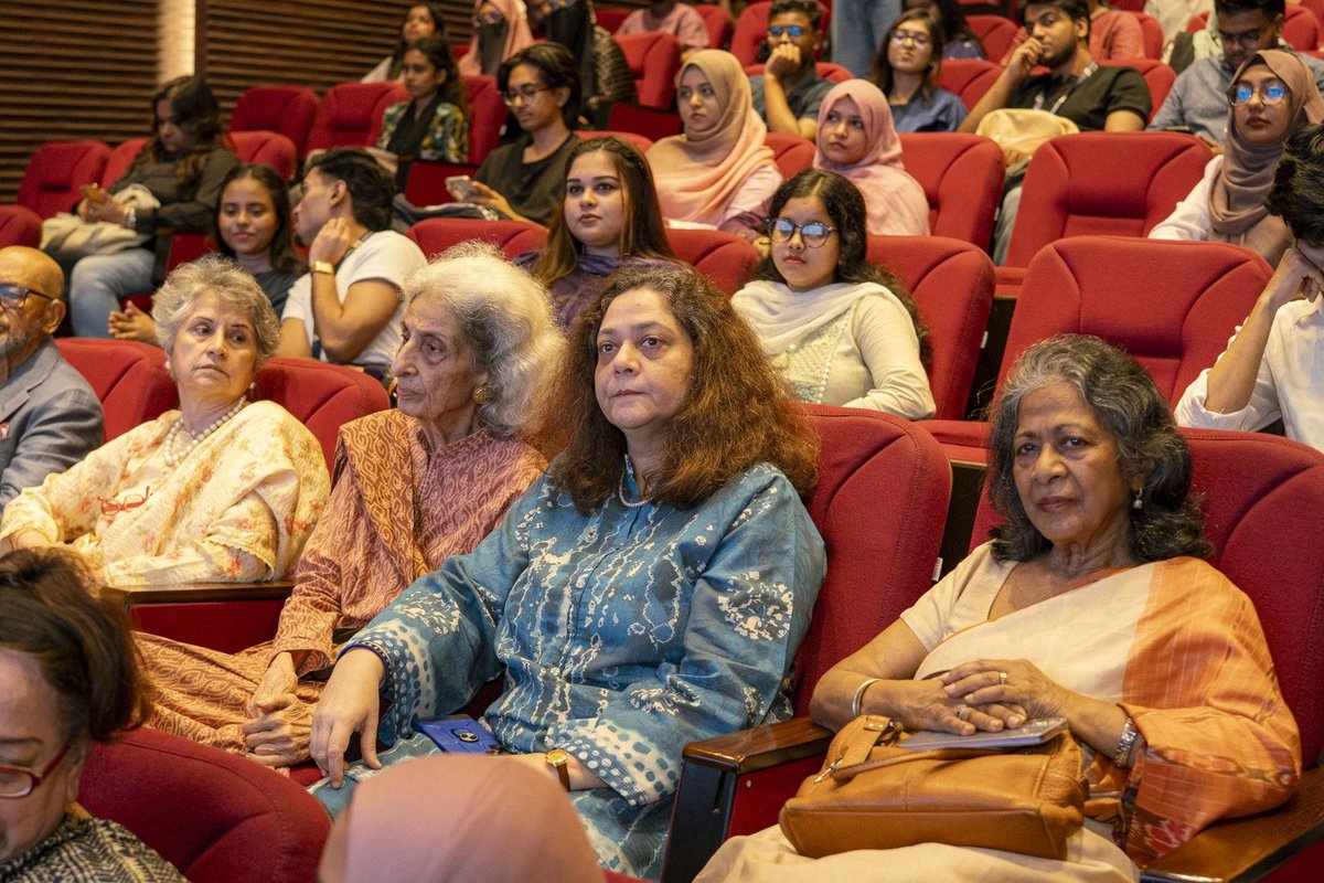 MACFESTUK's tweet photo. @MACFESTUK | @QaisraShahraz at @iubedu #Bangladesh 🇧🇩📚 joined an inspiring academic session at IUB’s Department of English and Modern Languages.
Sharing insights on literature, women’s voices, storytelling and cultural exchange.
#IUB #CulturalExchange #BuildingBridges https://t.co/TtjdD031x1