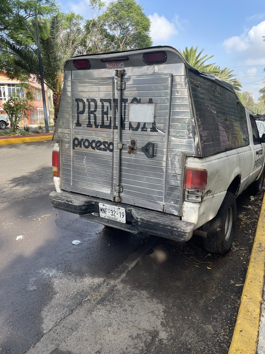 Karilups's tweet photo. @Alcaldia_Coy Para cuando la Carmen Serdán ? Hay muchos carros chatarra y siendo focos de basura y animales ponzoñosos! @giogutierrezag https://t.co/LVp0RvWOpf