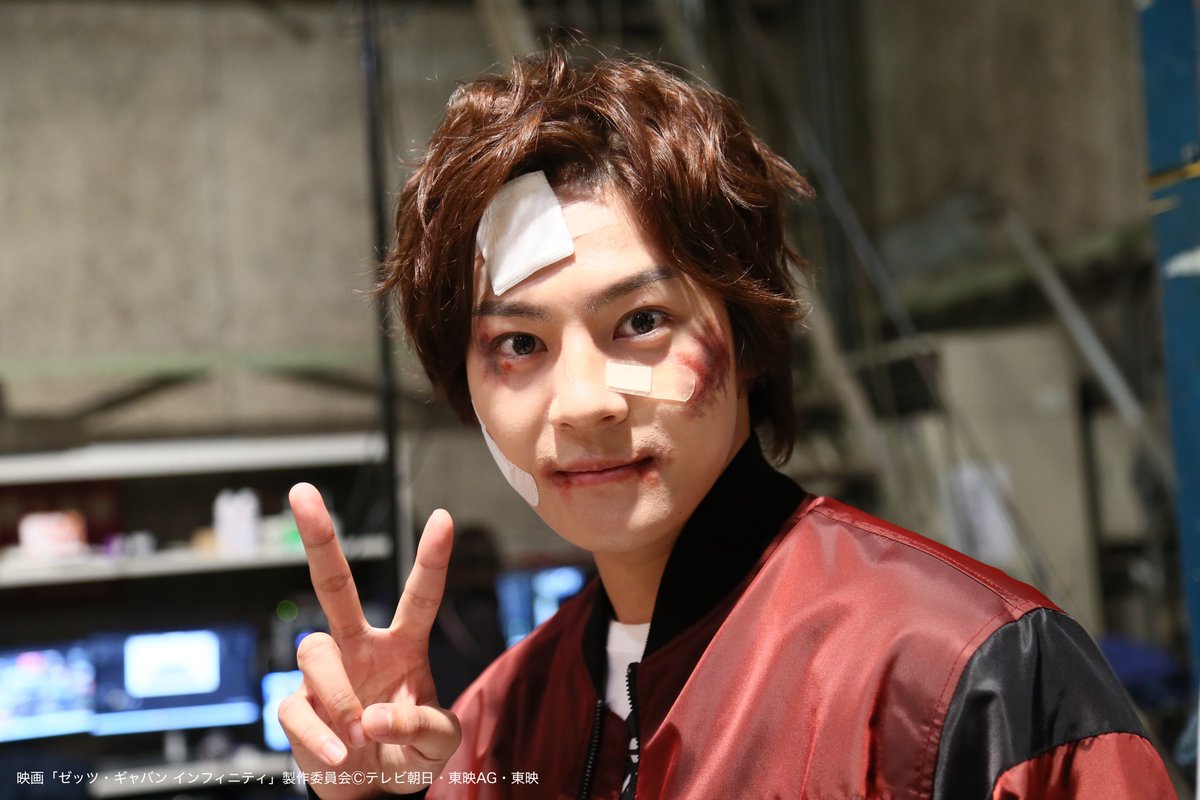 toeiHERO_movie's tweet photo. ♾️𝐅𝐢𝐥𝐦𝐢𝐧𝐠 𝐑𝐞𝐩𝐨𝐫𝐭 📸 
￣V￣￣￣￣￣￣￣￣
⠀
#長田光平 演じるギャバン・インフィニティの
割れマスクでのアクションをスクリーンで🎬
⠀
#映画超ギャバいゼッツ で映画の感想を教えてね！ https://t.co/kbGtFn07Nq