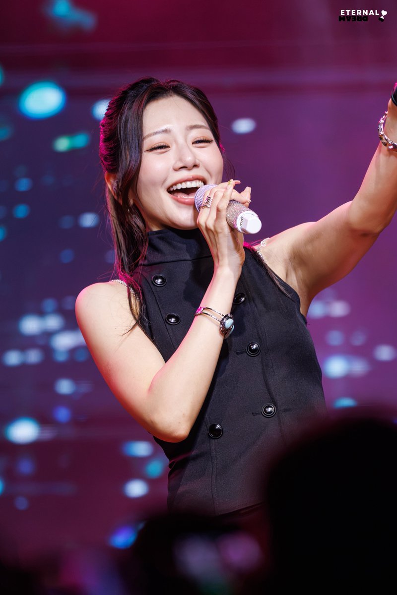7EternalDream's tweet photo. 260808 HQ Seoul Fancon   

Jiu 

#유아유 #UAU #지유 #JIU #드림캐쳐 #Dreamcatcher https://t.co/bKfa6C2vYI